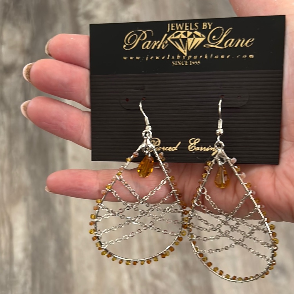 VIVA Pierced Earrings (Steal of the day)